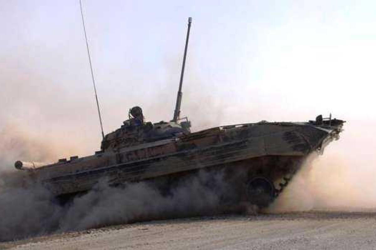 На полигоне под Челябинском БМП раздавила российского солдата