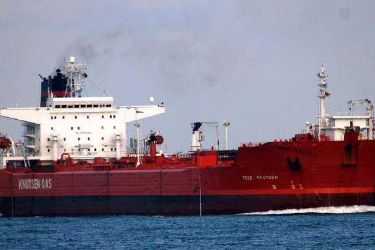 В Каспийском море загорелся российский танкер