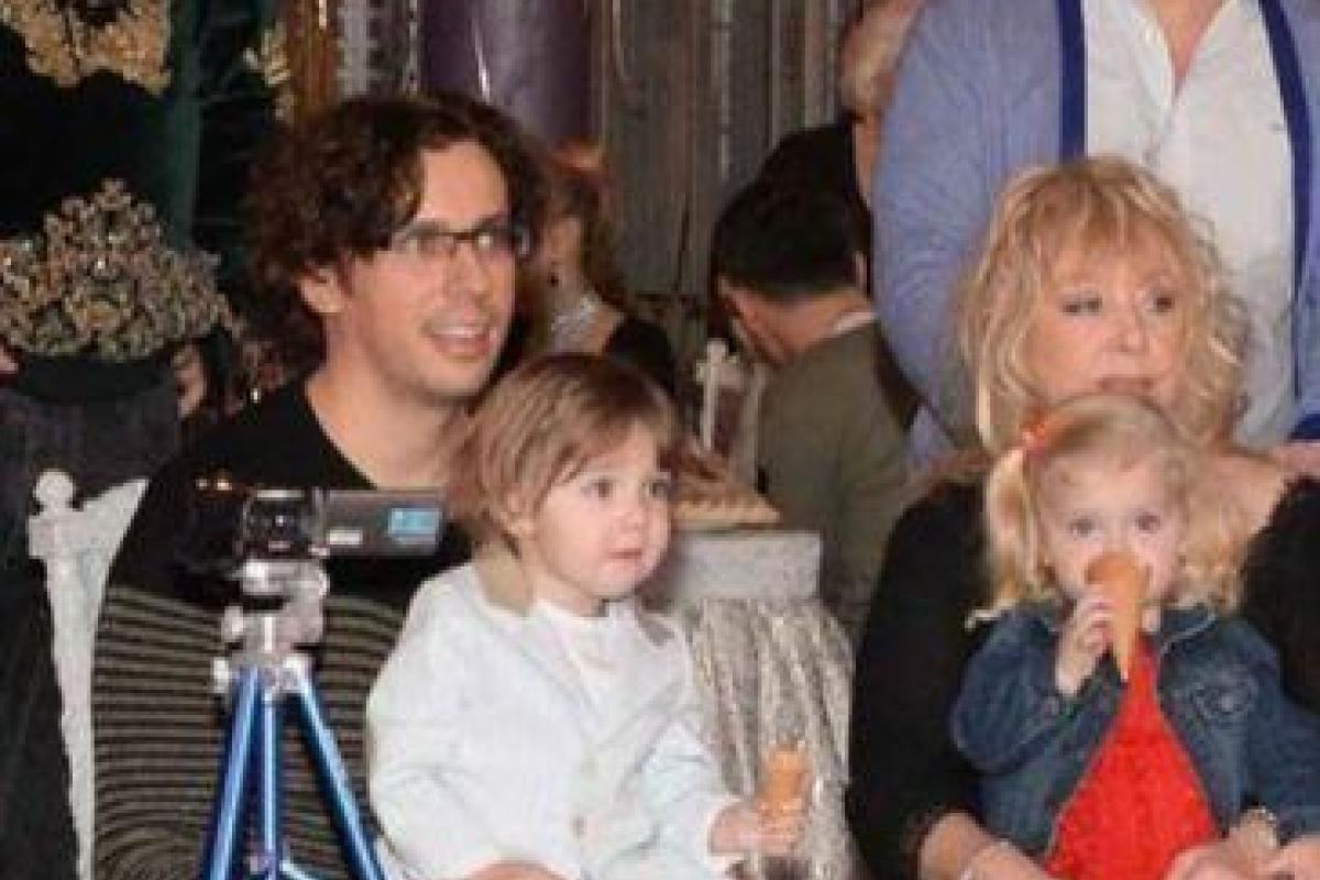 Заметно подросший сын Галкина и Пугачевой как две капли воды похож на отца