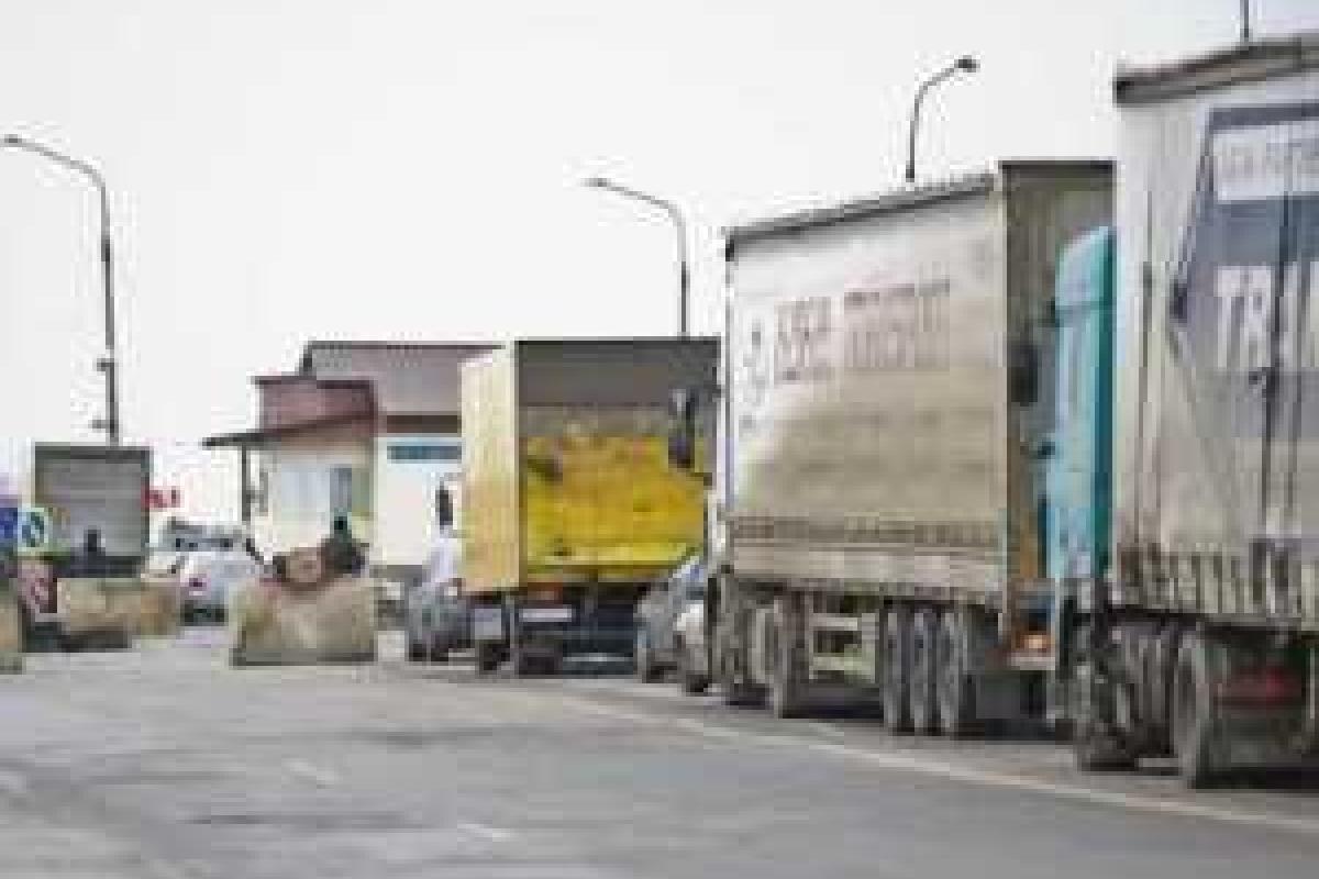 Хаос на админгранице с Крымом: пограничники РФ работают по схеме "выборочное право" Хаос на админгранице с Крымом: пограничники РФ работают по схеме "выборочное право"