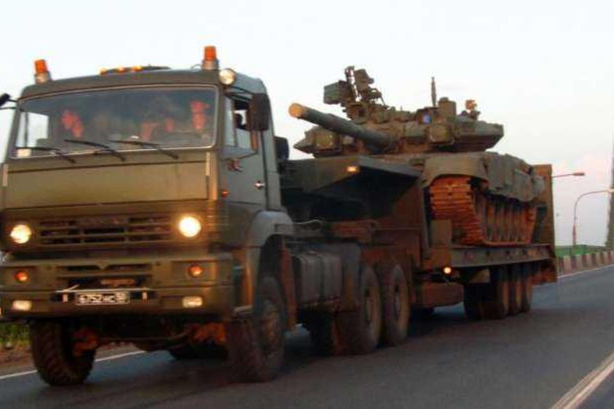В Луганск перебросили 15 танков с территории РФ - ГУР В Луганск перебросили 15 танков с территории РФ - ГУР
