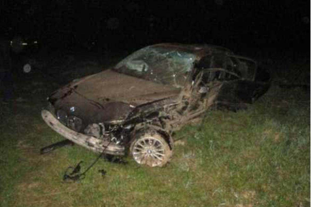 На Закарпатье БМВ слетел в кювет: четверо парней в больнице