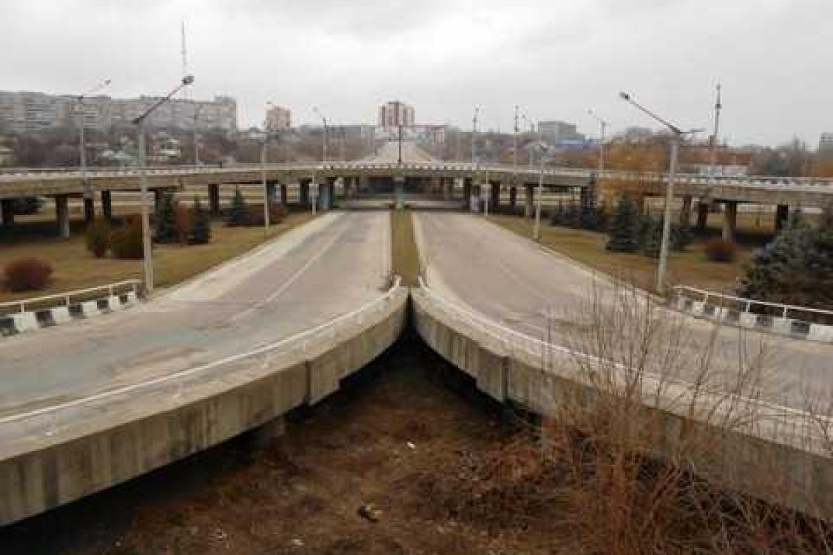 Луганчанин о родном городе после 2 лет оккупации: показуха и депрессия, ни в какие идеалы здесь никто не верит Луганчанин о родном городе после 2 лет оккупации: показуха и депрессия, ни в какие идеалы здесь никто не верит