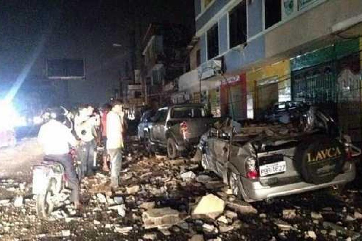 Число жертв землетрясения в Эквадоре превысило 40 человек