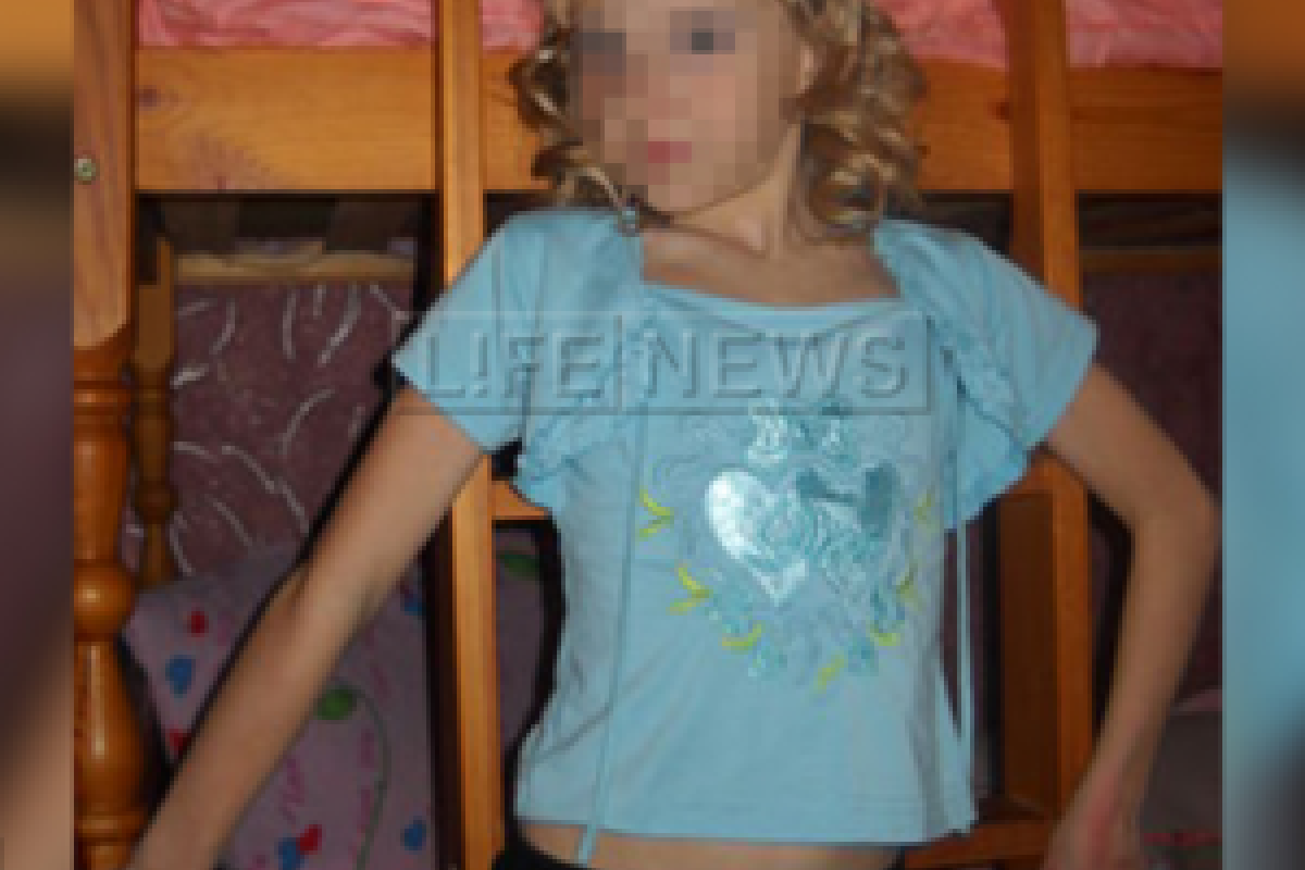 В России две девочки ночью пробрались в зоопарк, одну из них затащил в клетку тигр