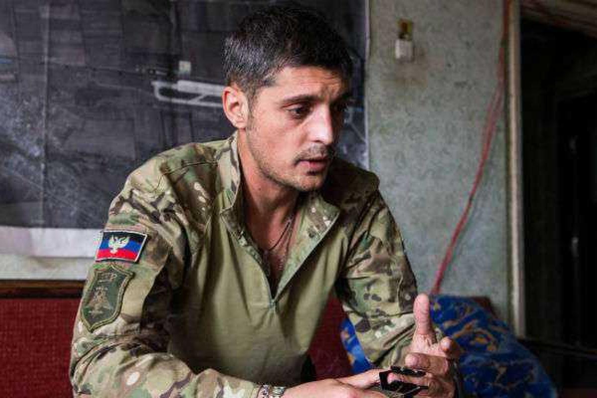 Волонтер рассказал, как террориста Гиви довели до нервного срыва
