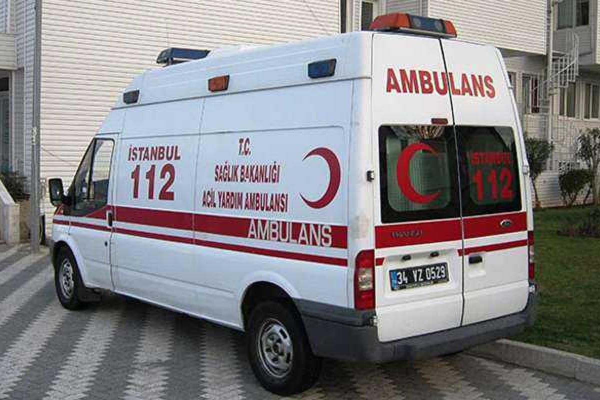 В центре Стамбула обрушилась стена кафе, есть погибшие