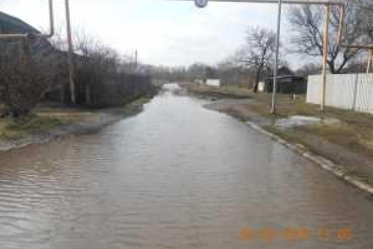 ​В макеевском поселке под воду уходит целая улица - оккупанты не реагируют