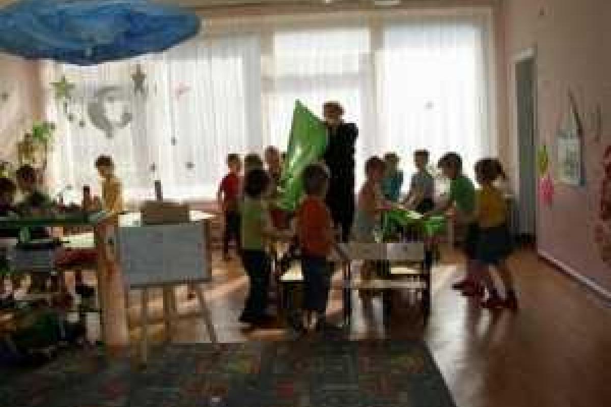 В Краматорске уволили няню, напоившую детей водой с отбеливателем