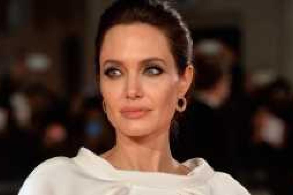 Как менялась фигура Анджелины Джоли последние 16 лет