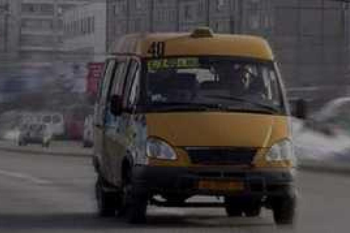 В Москве на остановке загорелась переполненная пассажирами маршрутка