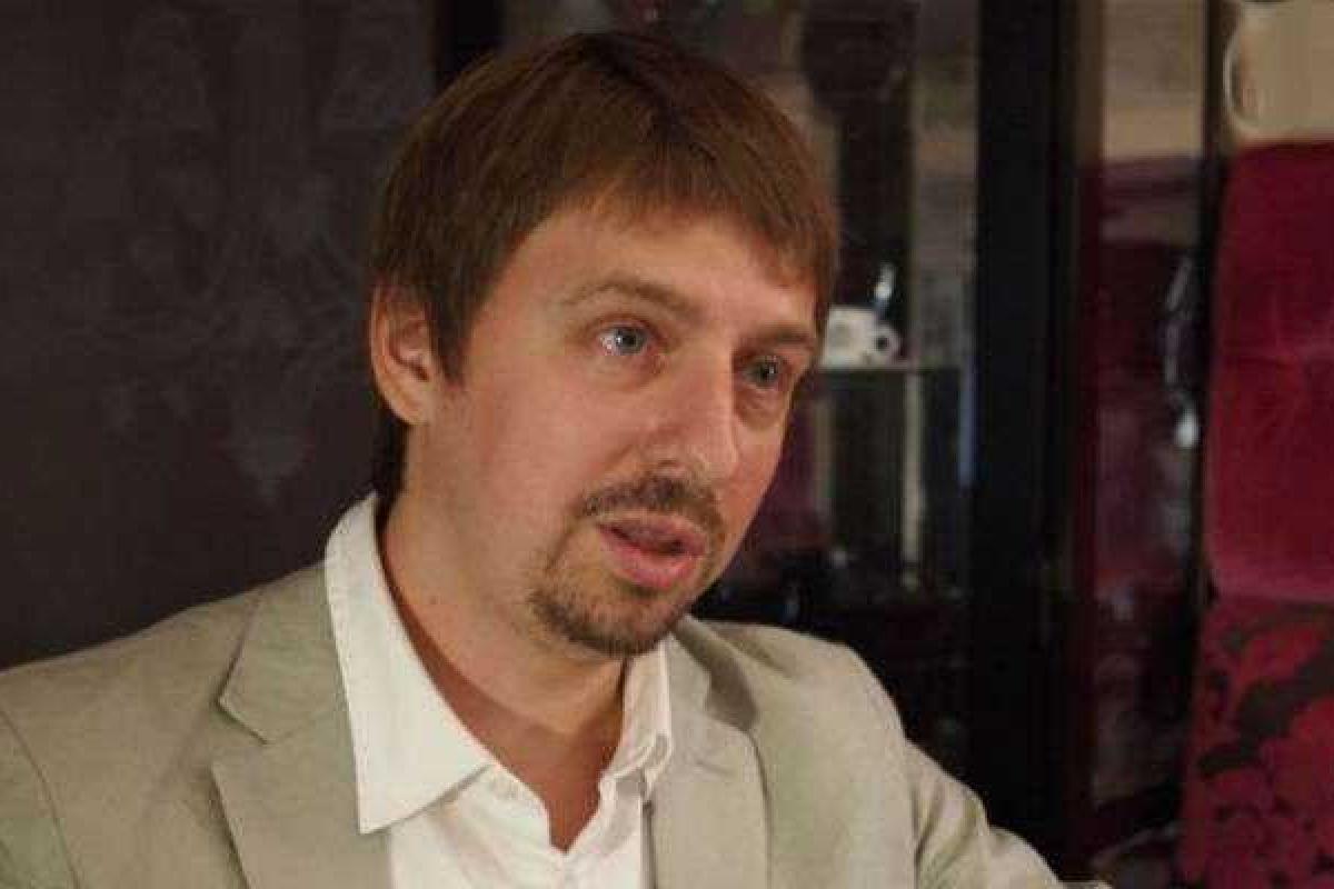 Мариупольскому депутату изуродовали автомобиль из-за критики власти