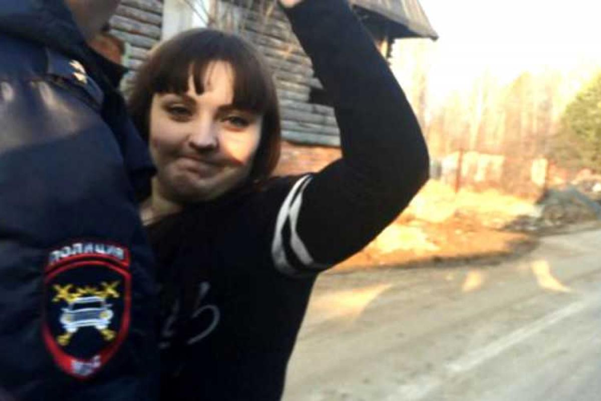 "Папа, смотри, они мне ногу разорвали" - девушка подшофе стала звездой YouTube