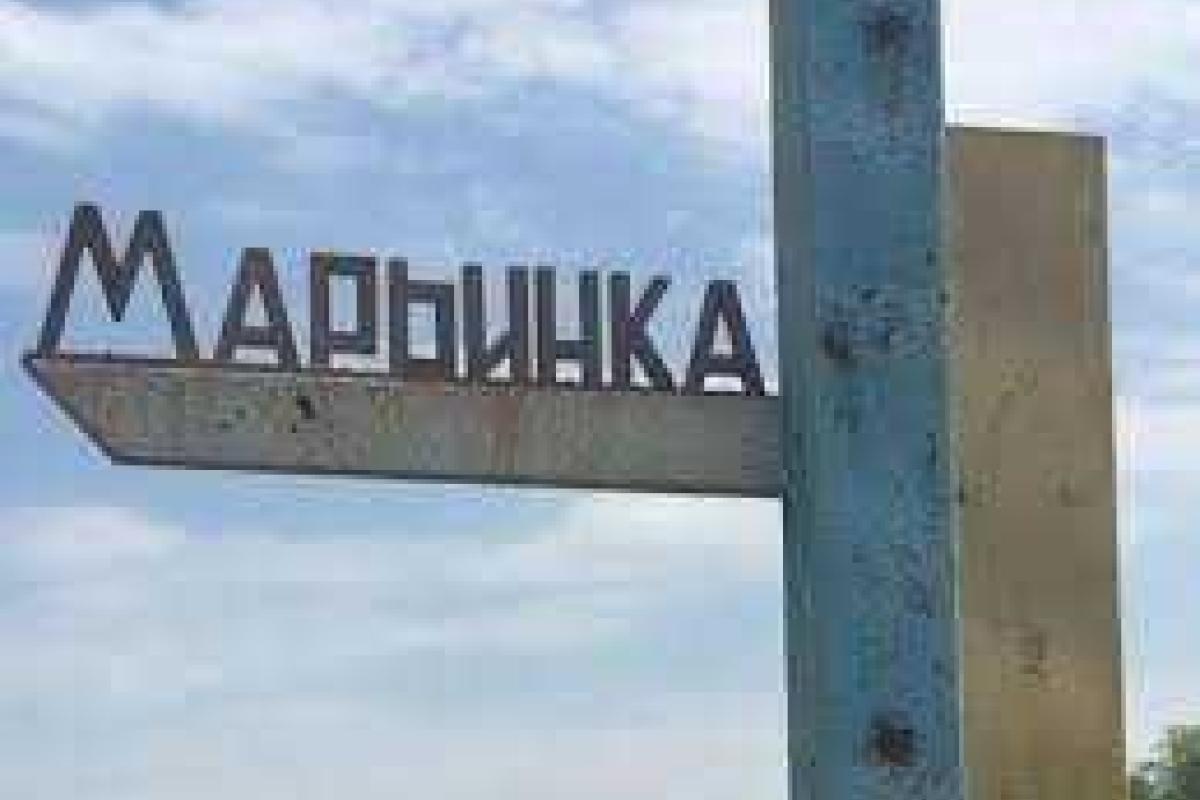Марьинка попала под шквальный огонь боевиков "ДНР": люди не успевали добегать до укрытий, есть раненые Марьинка попала под шквальный огонь боевиков "ДНР": люди не успевали добегать до укрытий, есть раненые