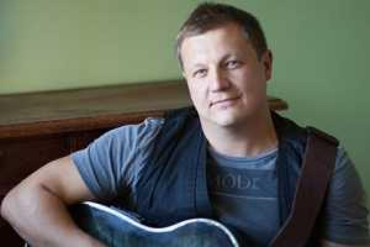 Избитый в Подмосковье музыкант группы "Любэ" умер в больнице