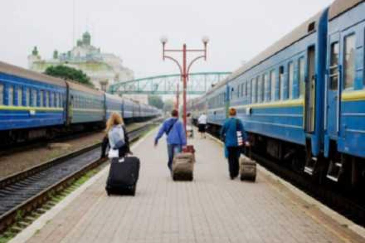 "Укрзализныця" назначила 25 дополнительных поездов на майские праздники