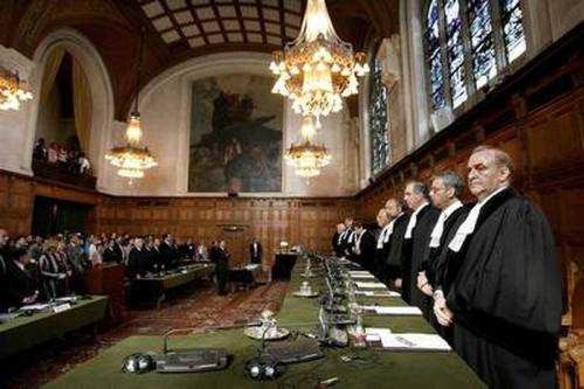 Отчет о преступлениях России в Донбассе передадут в Гаагу Отчет о преступлениях России в Донбассе передадут в Гаагу