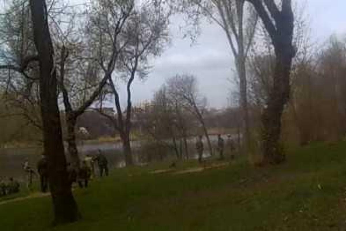 Боевики устроили полигон в центре Донецка Боевики устроили полигон в центре Донецка