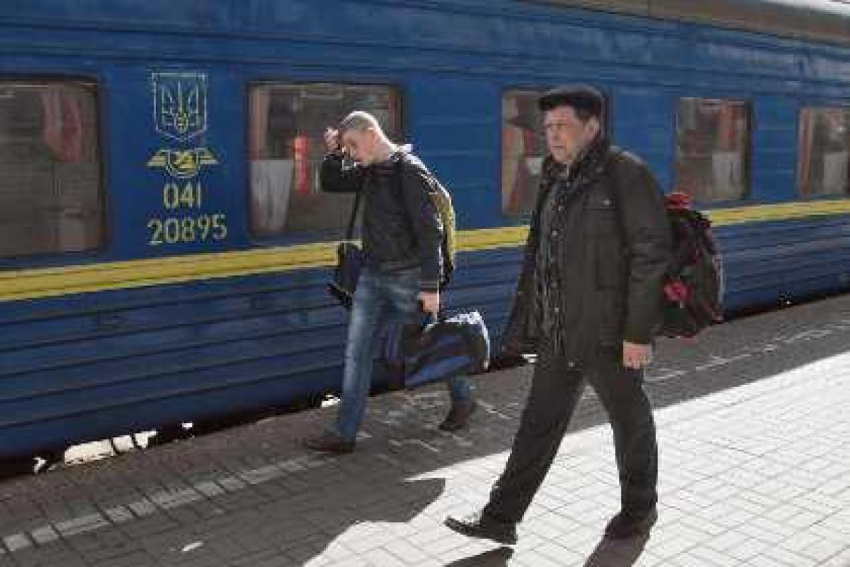 Порошенко просят ввести отдельные женские купе в поездах Порошенко просят ввести отдельные женские купе в поездах
