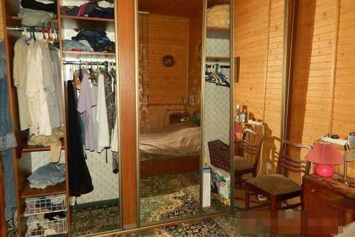 Уроженец Луганской области залез в частный дом в Киеве и прятался от полиции в шкафу