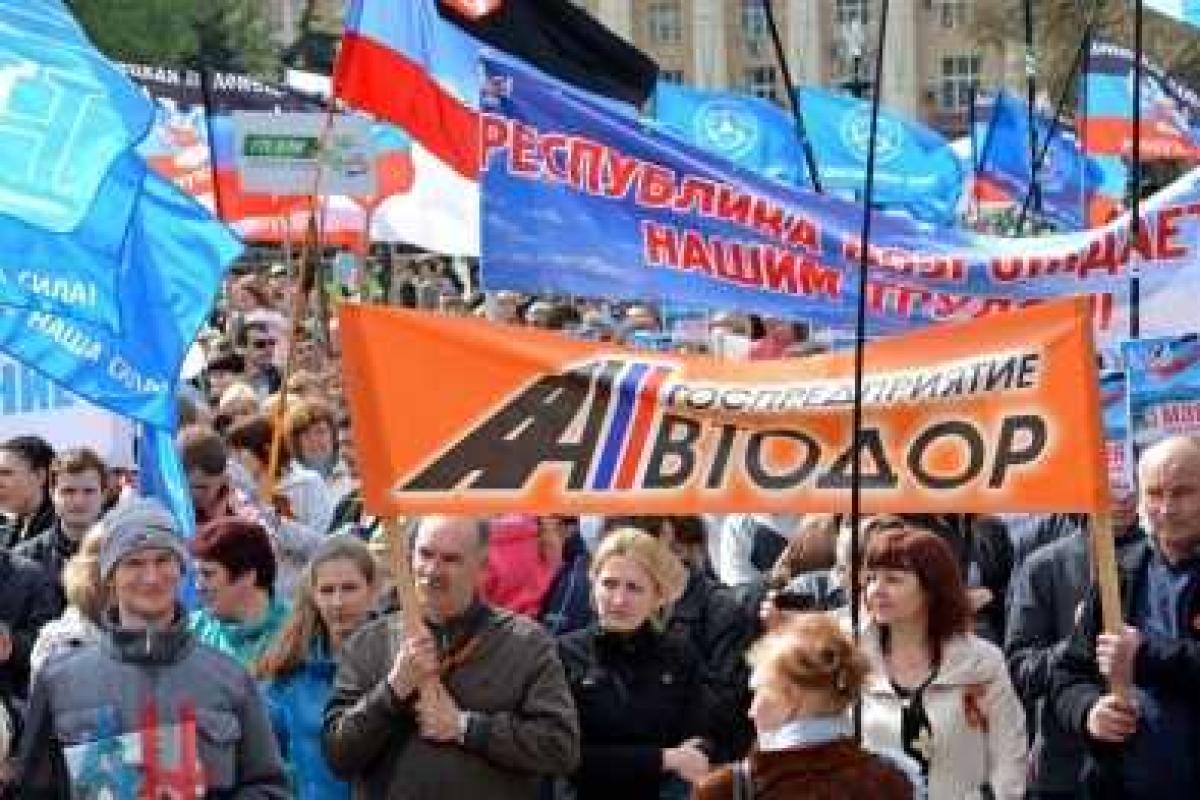 В «ДНР» на Пасху людей согнали на первомайскую демонстрацию