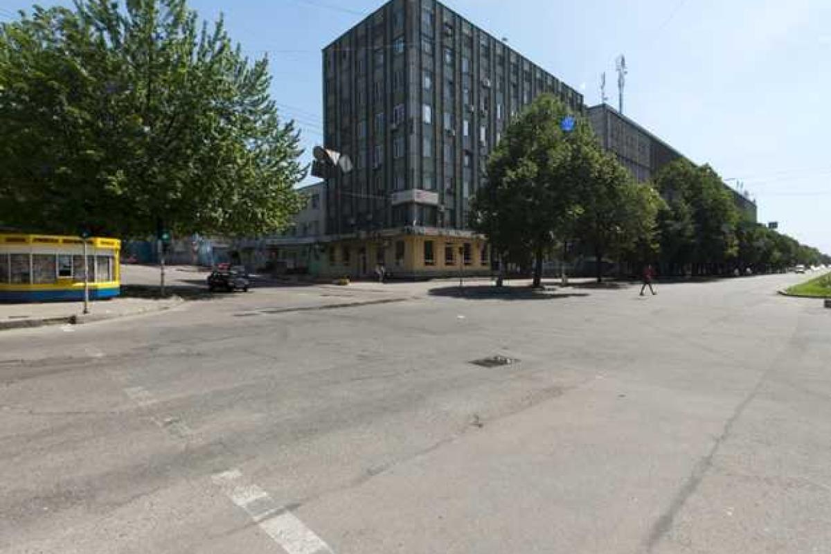 В Запорожье из-за дождя сбили мужчину с ребенком на руках В Запорожье из-за дождя сбили мужчину с ребенком на руках