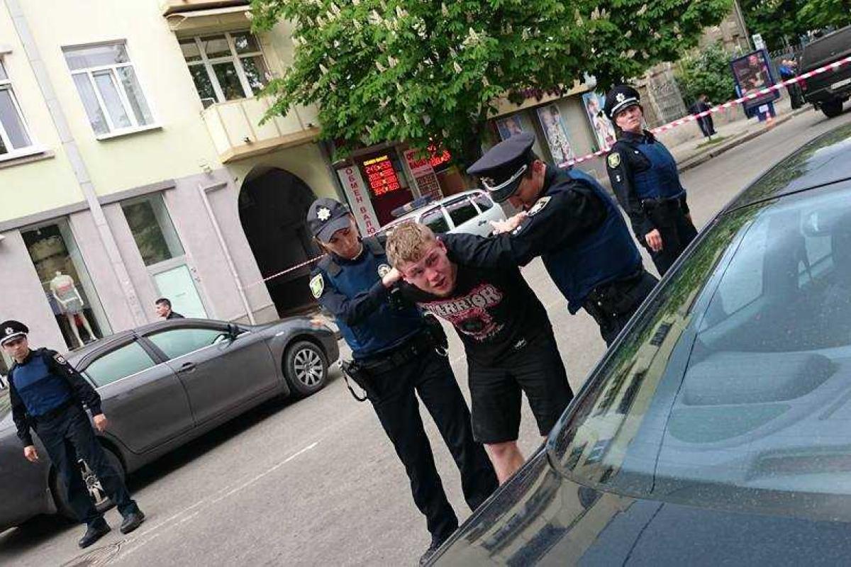 В Харькове стреляли в патрульного полицейского - журналист В Харькове стреляли в патрульного полицейского - журналист