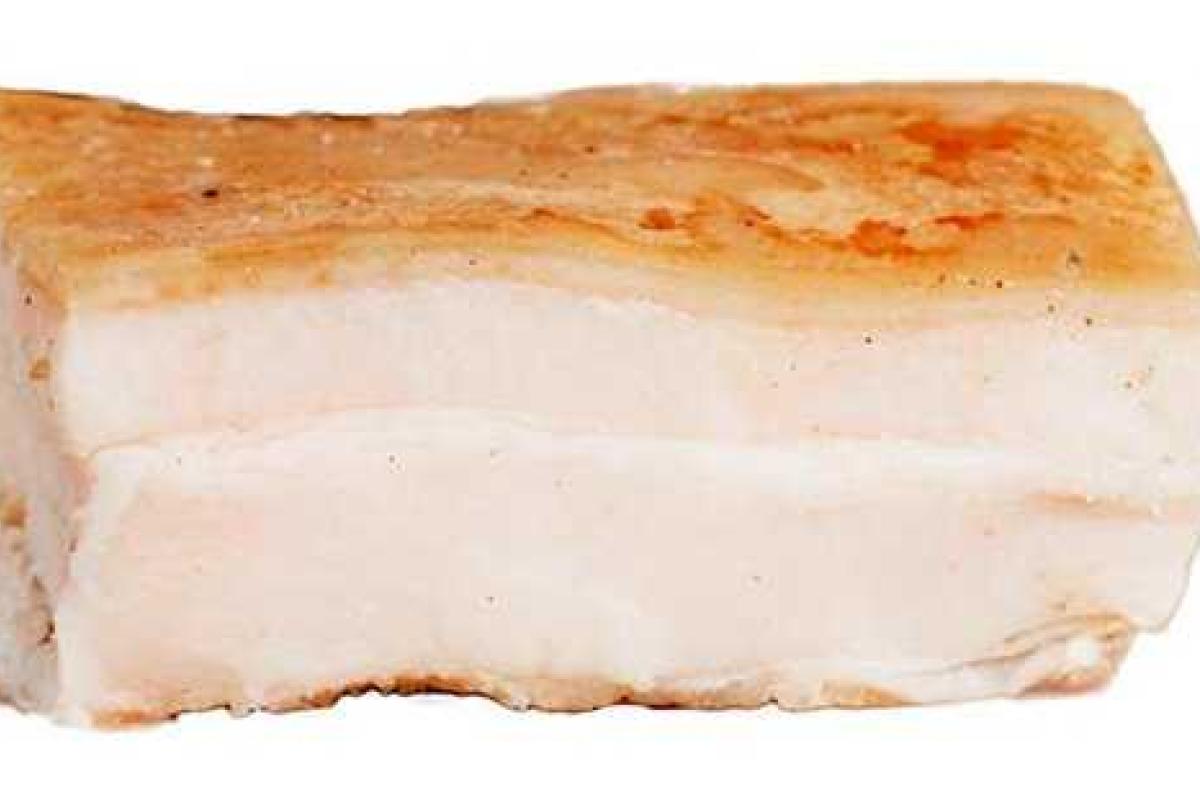 В Крыму у 84-летней бабушки оккупанты отобрали сумку с салом В Крыму у 84-летней бабушки оккупанты отобрали сумку с салом