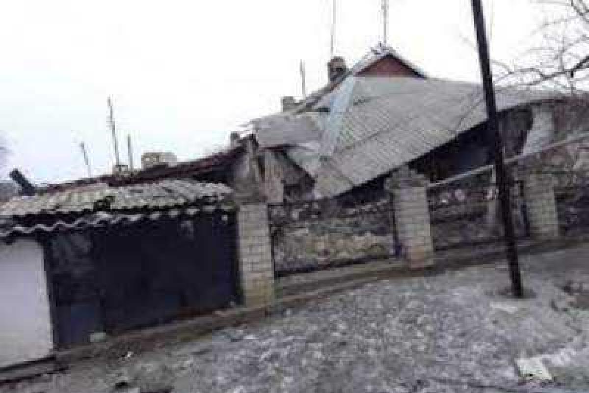 Боевики «ДНР» сообщили о первых разрушениях в результате обстрелов после ввода «режима тишины»