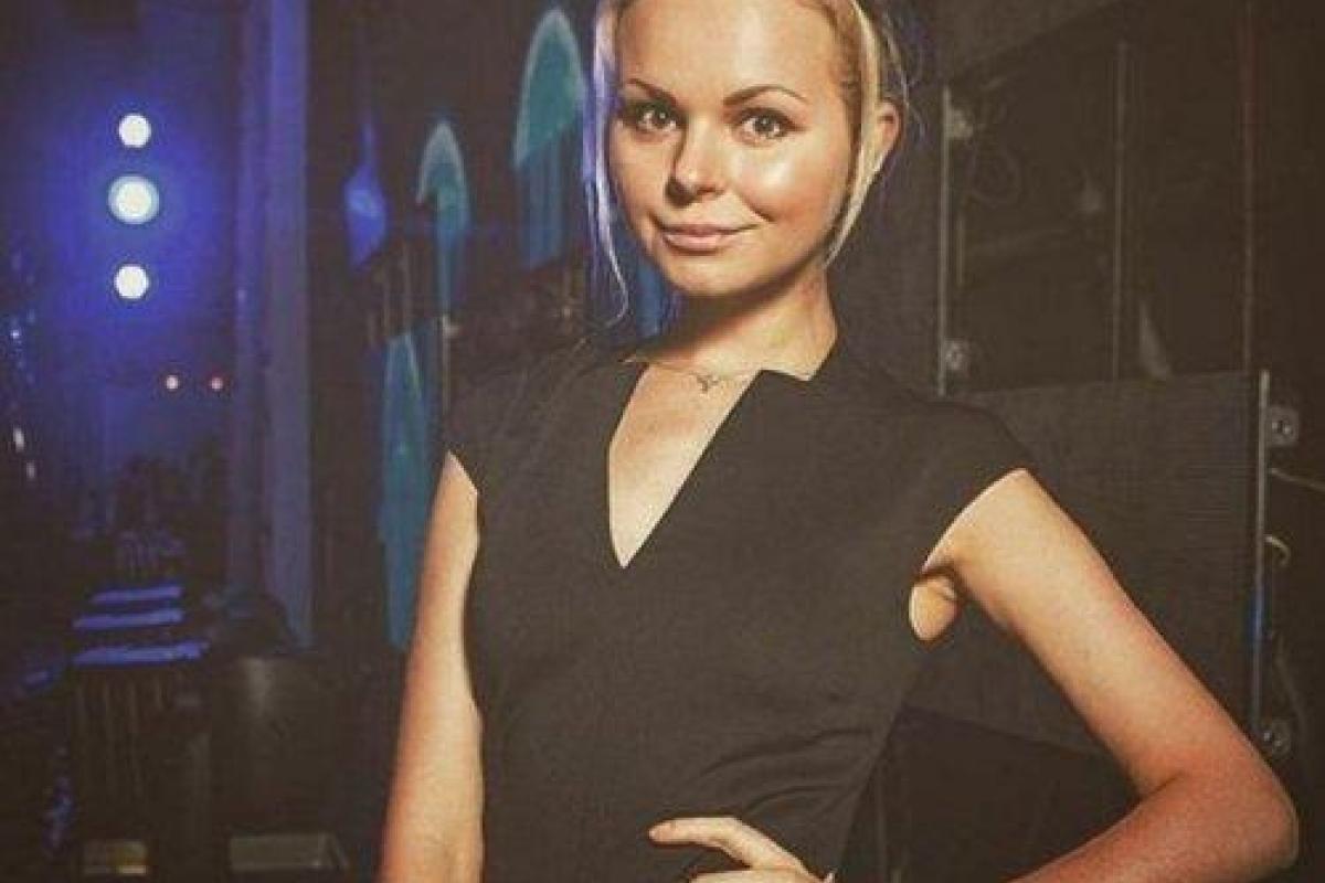 Алиса Вокс перепела песню "Скрябина" на русском языке Алиса Вокс перепела песню "Скрябина" на русском языке