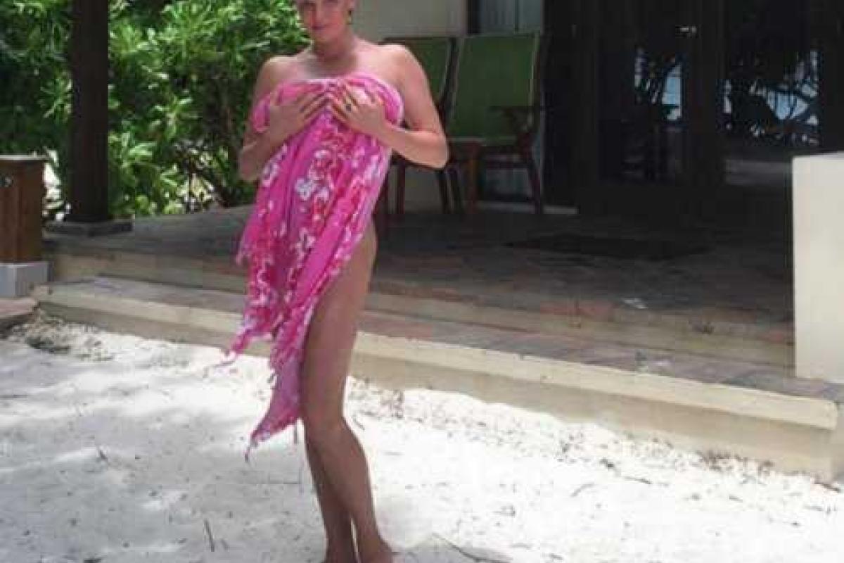 Волочкову выпроводили на Мальдивы снимать стресс