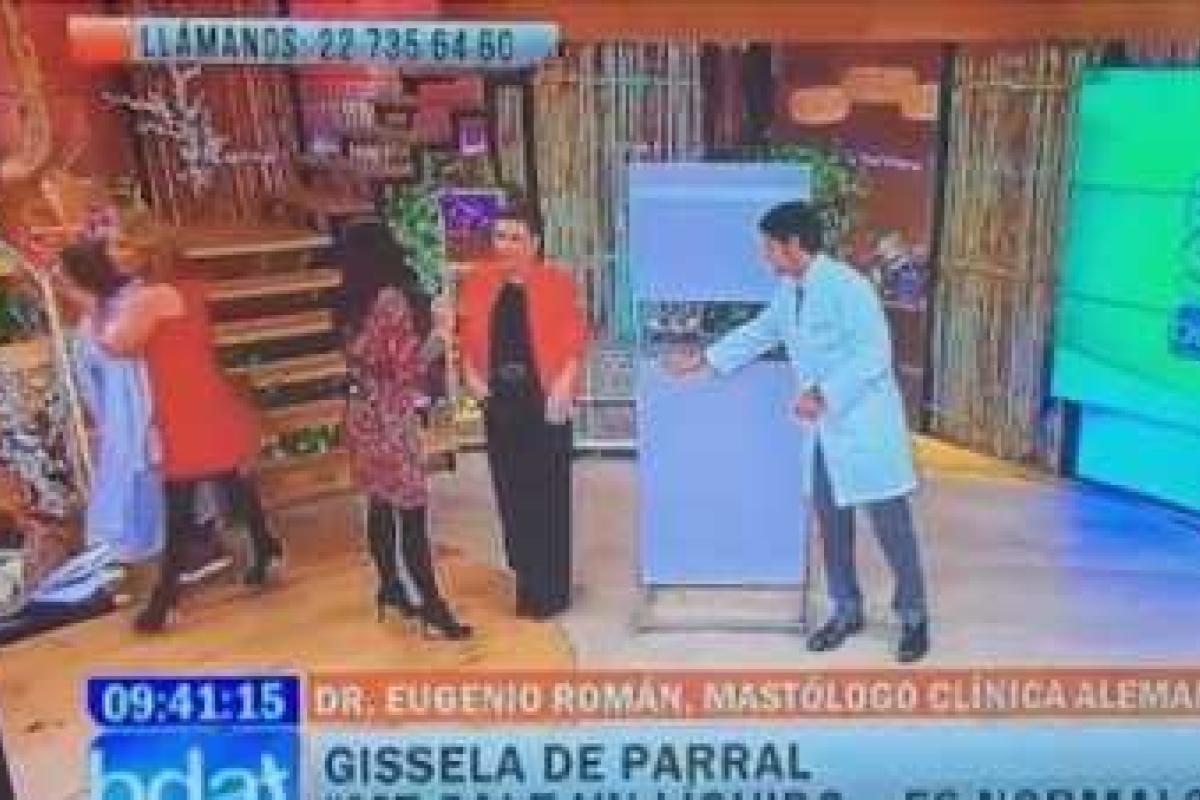 Во время прямого эфира обнаженная модель упала в обморок