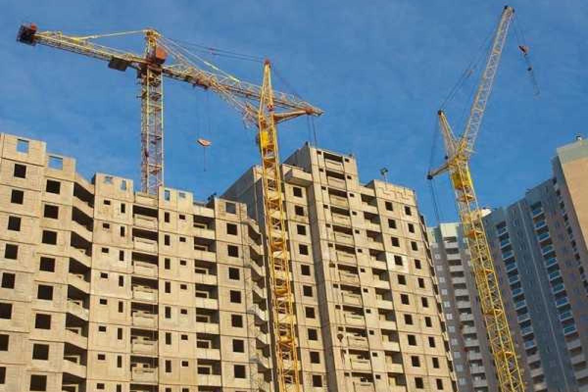 В Санкт-Петербурге работник стройплощадки выпал из окна 10-го этажа В Санкт-Петербурге работник стройплощадки выпал из окна 10-го этажа