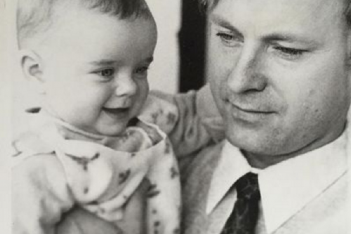 Наташа Королева в свой 43-й день рождения показала детское фото