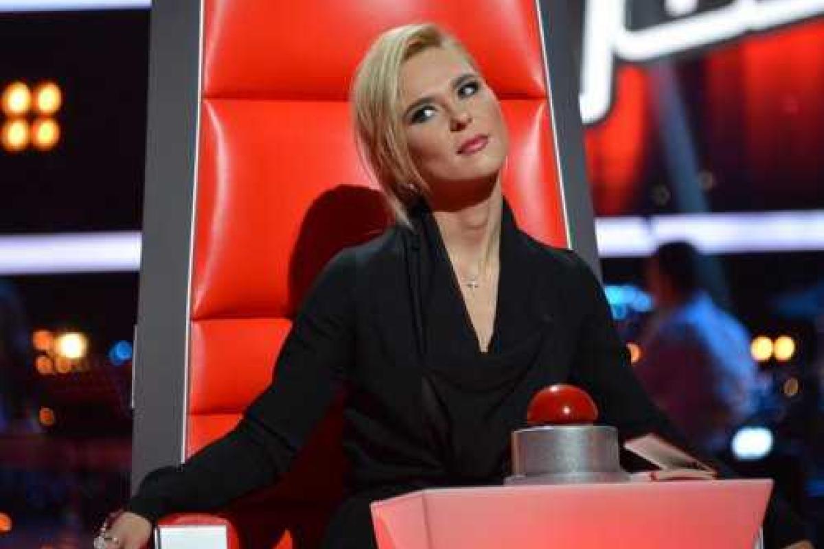 Пелагея готовится к свадьбе с 24-летним хоккеистом