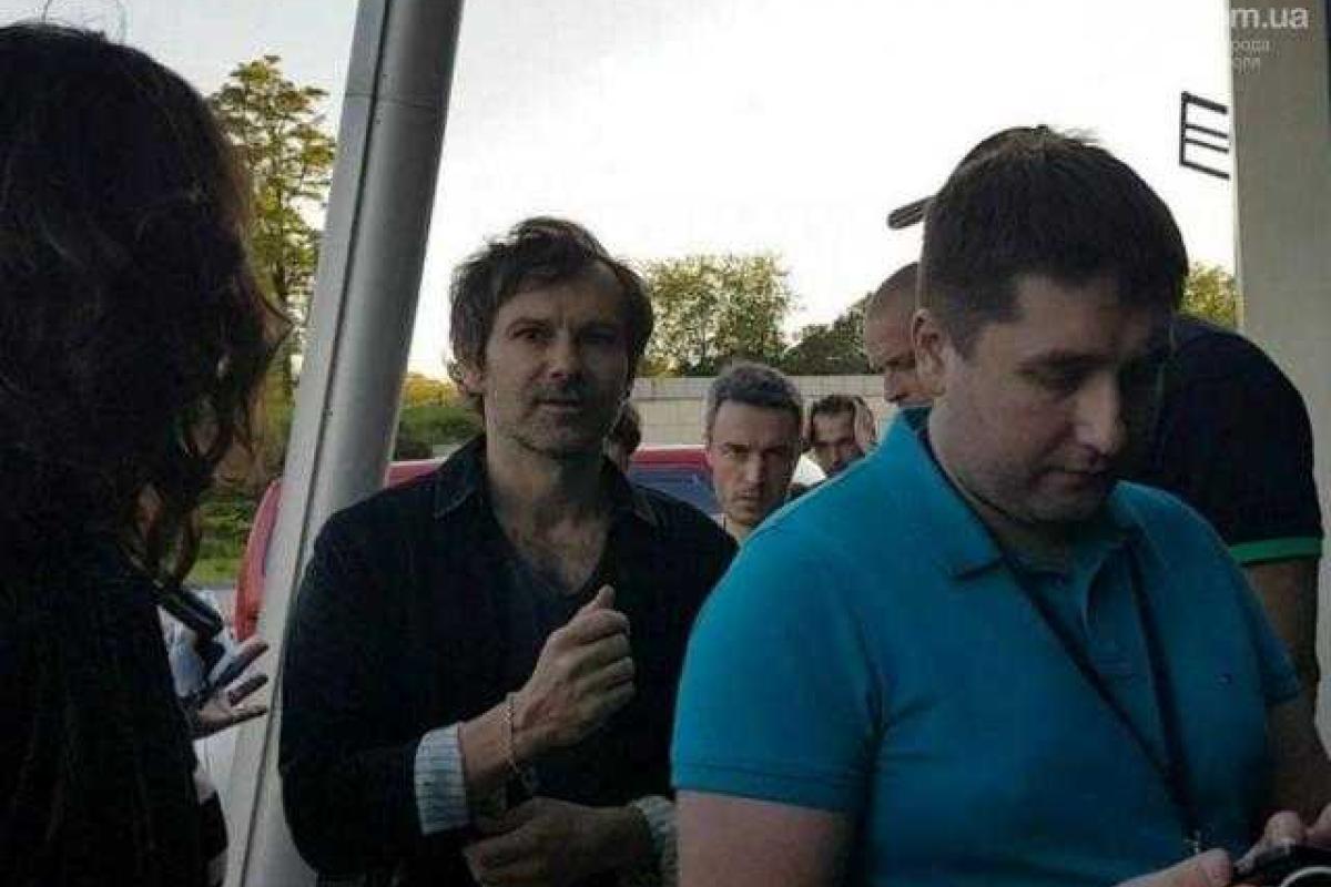 25-тысячная очередь и полный аншлаг: как прошел концерт "Океана Эльзы" в Мариуполе 25-тысячная очередь и полный аншлаг: как прошел концерт "Океана Эльзы" в Мариуполе