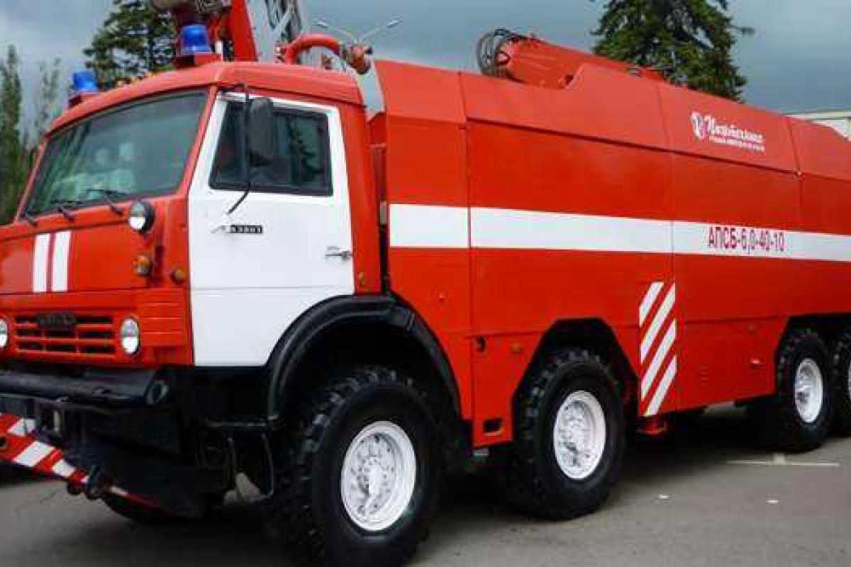 В Донецке замечены пожарные машины МЧС РФ В Донецке замечены пожарные машины МЧС РФ