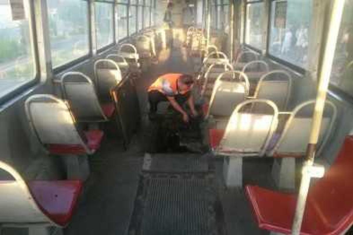 В Мариуполе загорелся трамвай с пассажирами