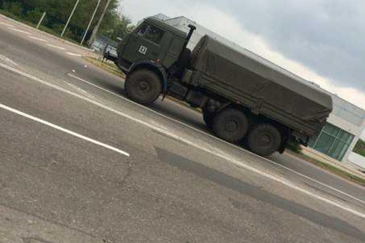 В Луганск вошла колонна российской техники