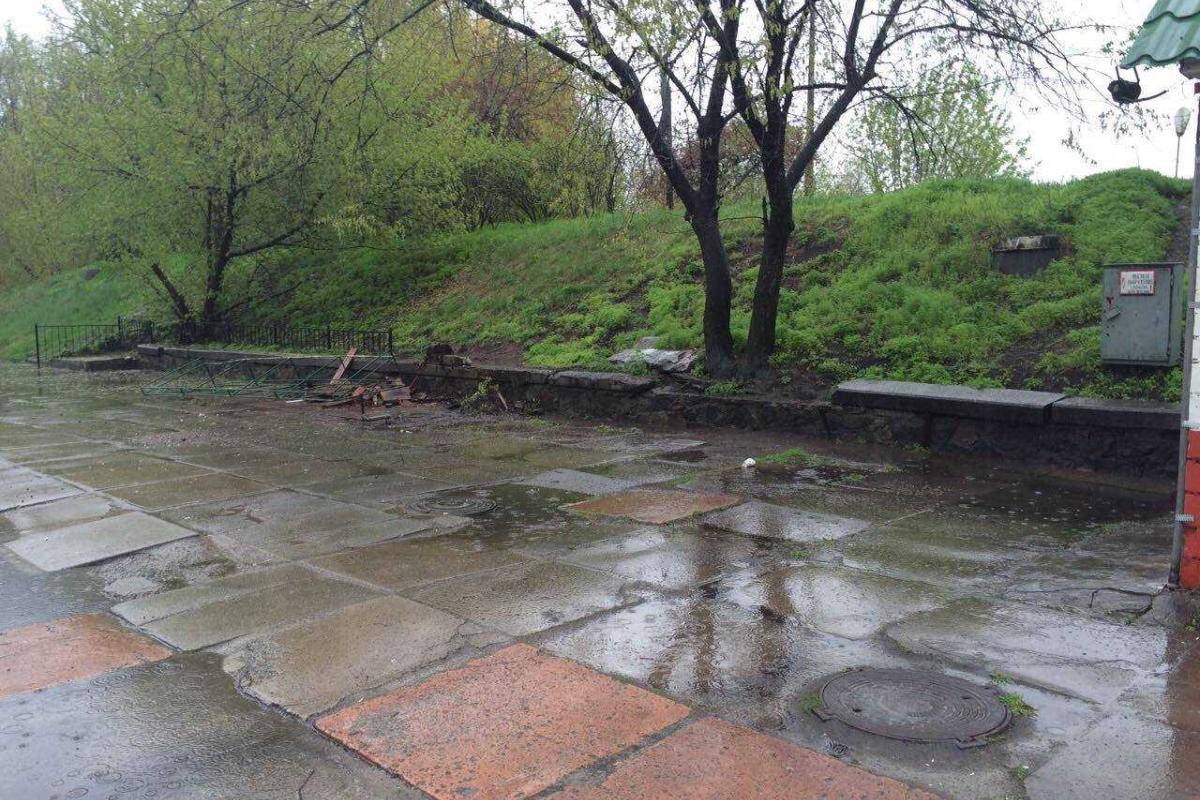 В Киеве молодой иностранец изнасиловал 40-летнюю женщину В Киеве молодой иностранец изнасиловал 40-летнюю женщину