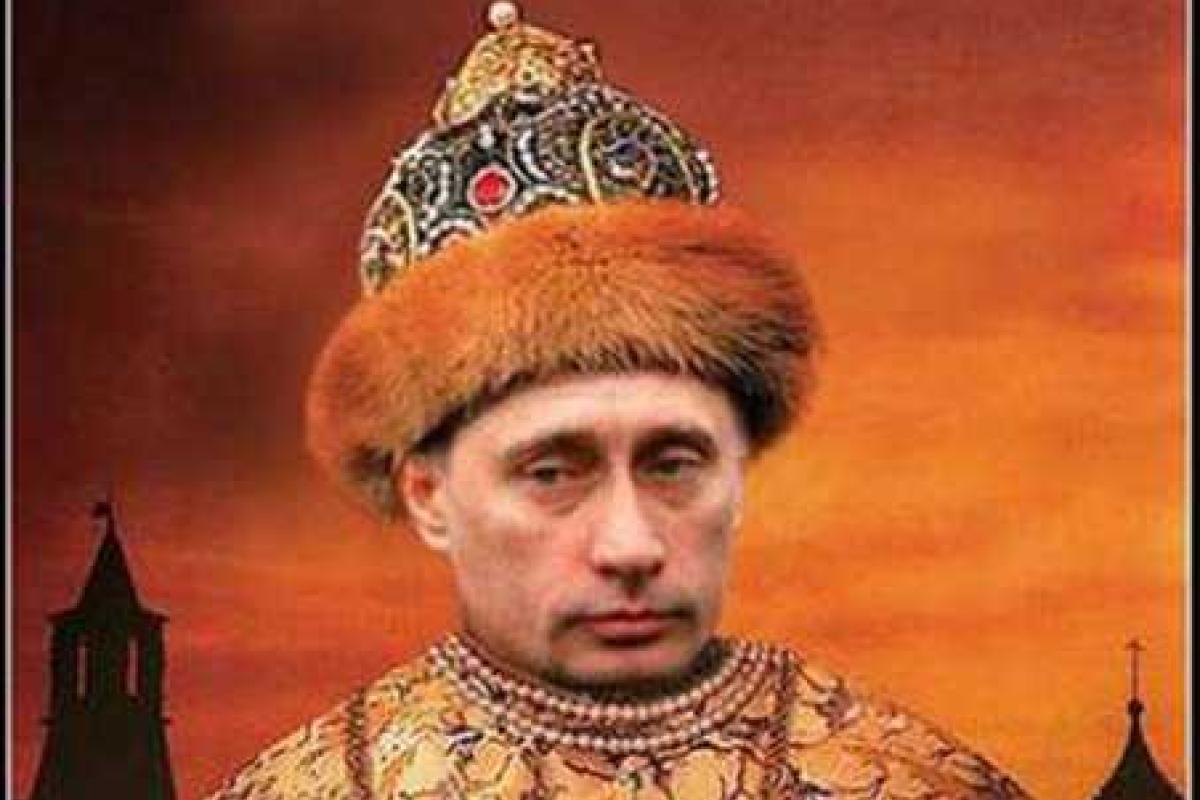 «Российский государь» Путин в Греции умостился в императорское кресло «Российский государь» Путин в Греции умостился в императорское кресло