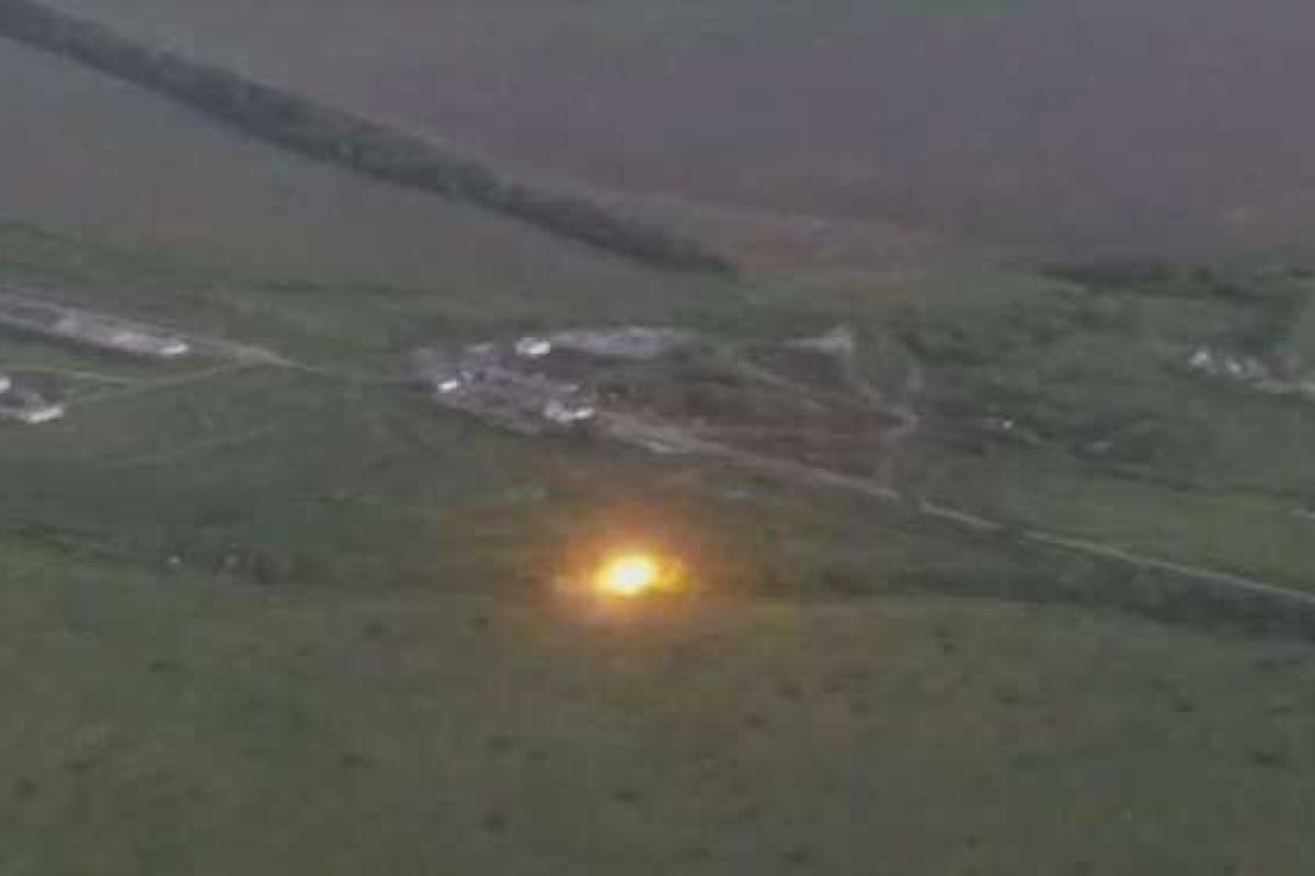 Военные показали видео уничтожения БМП боевиков под Новотроицким Военные показали видео уничтожения БМП боевиков под Новотроицким