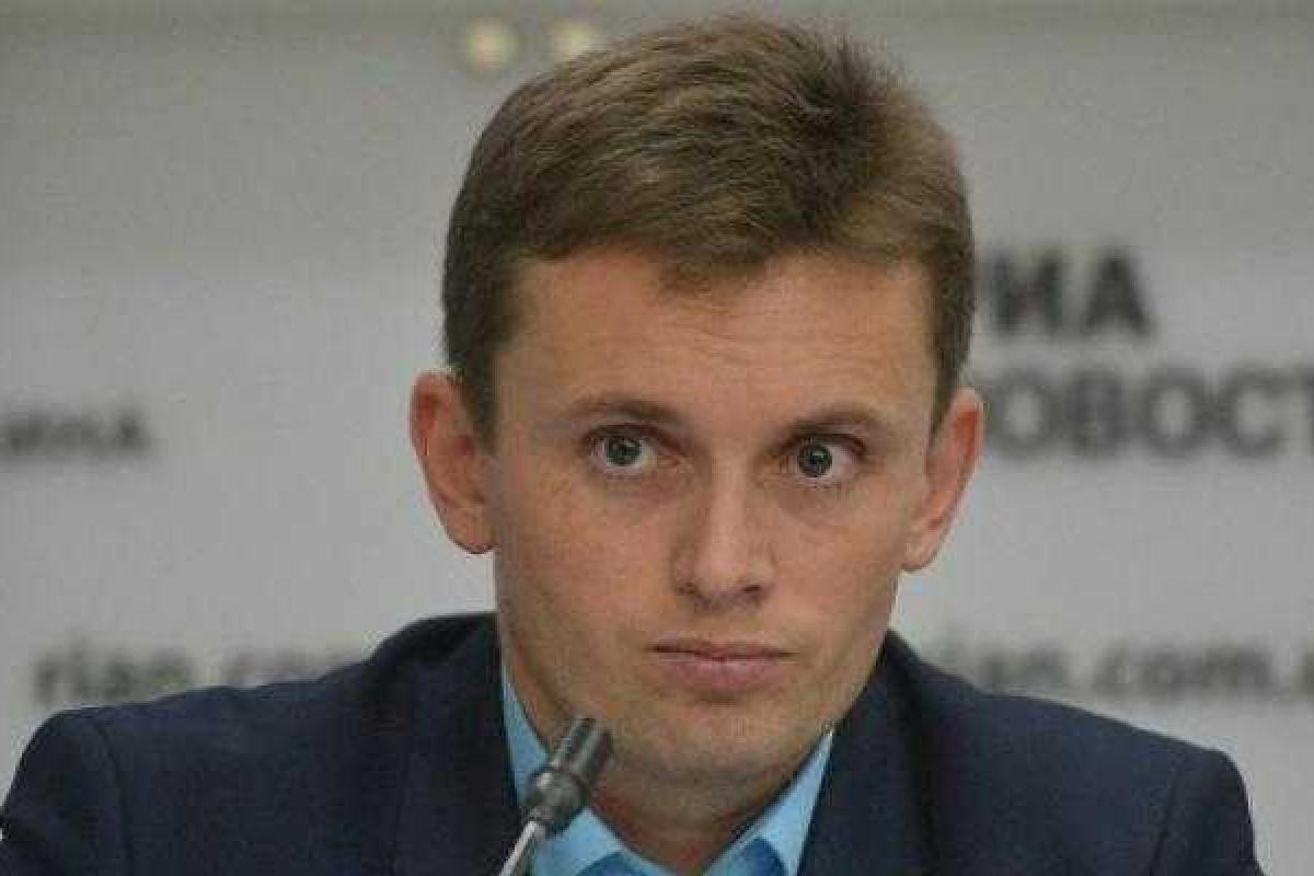 Эксперт: Участники конфликта на Донбассе "играют в миротворцев" Эксперт: Участники конфликта на Донбассе "играют в миротворцев"