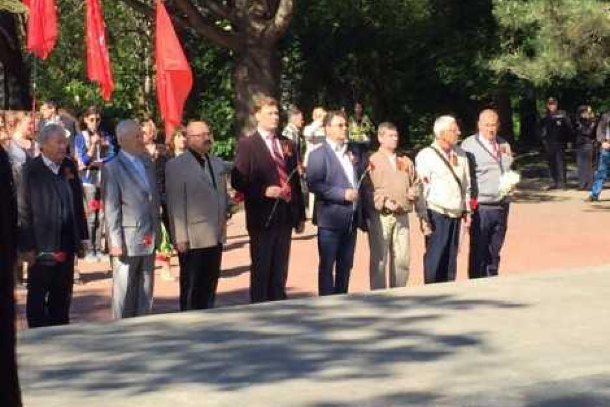 Крымским коммунистам запретили участвовать в параде 9 мая Крымским коммунистам запретили участвовать в параде 9 мая