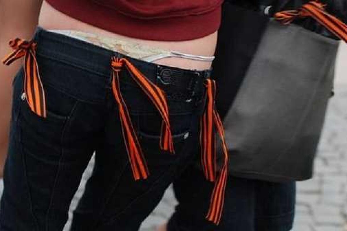 Российский морпех рассказал, как нужно отшивать любителей "русского мира" с георгиевскими ленточками