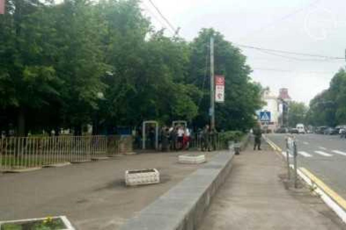 Мариупольцы возмущены тем, что их не пустили на присягу патрульной полиции