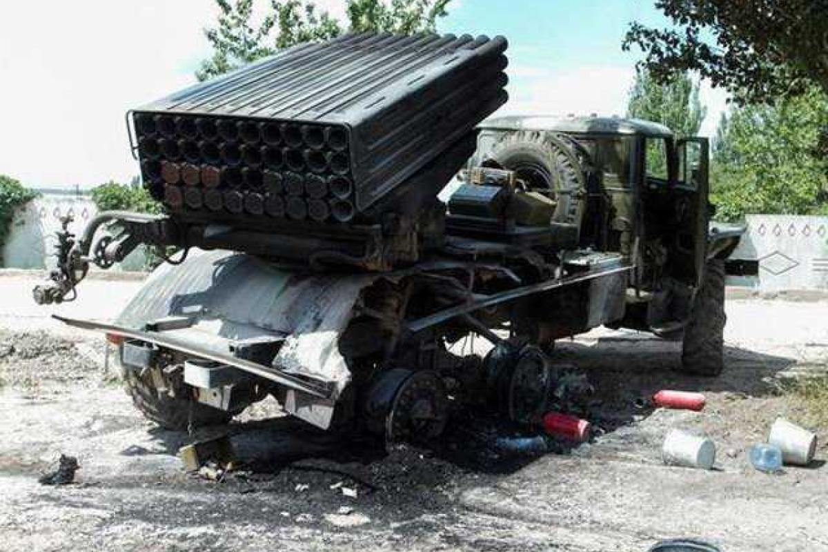 Боевики на Донбассе используют танки и "Грады" - разведка Боевики на Донбассе используют танки и "Грады" - разведка