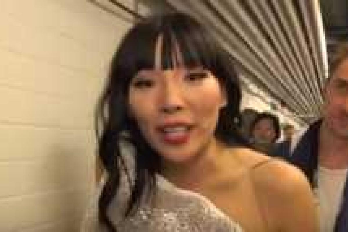 Австралийка Деми Им поздравила Джамалу с победой в "Евровидении-2016" Австралийка Деми Им поздравила Джамалу с победой в "Евровидении-2016"