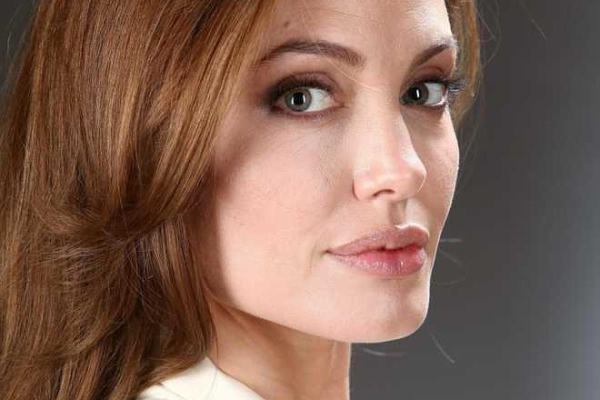 Анджелина Джоли решила податься в политику 