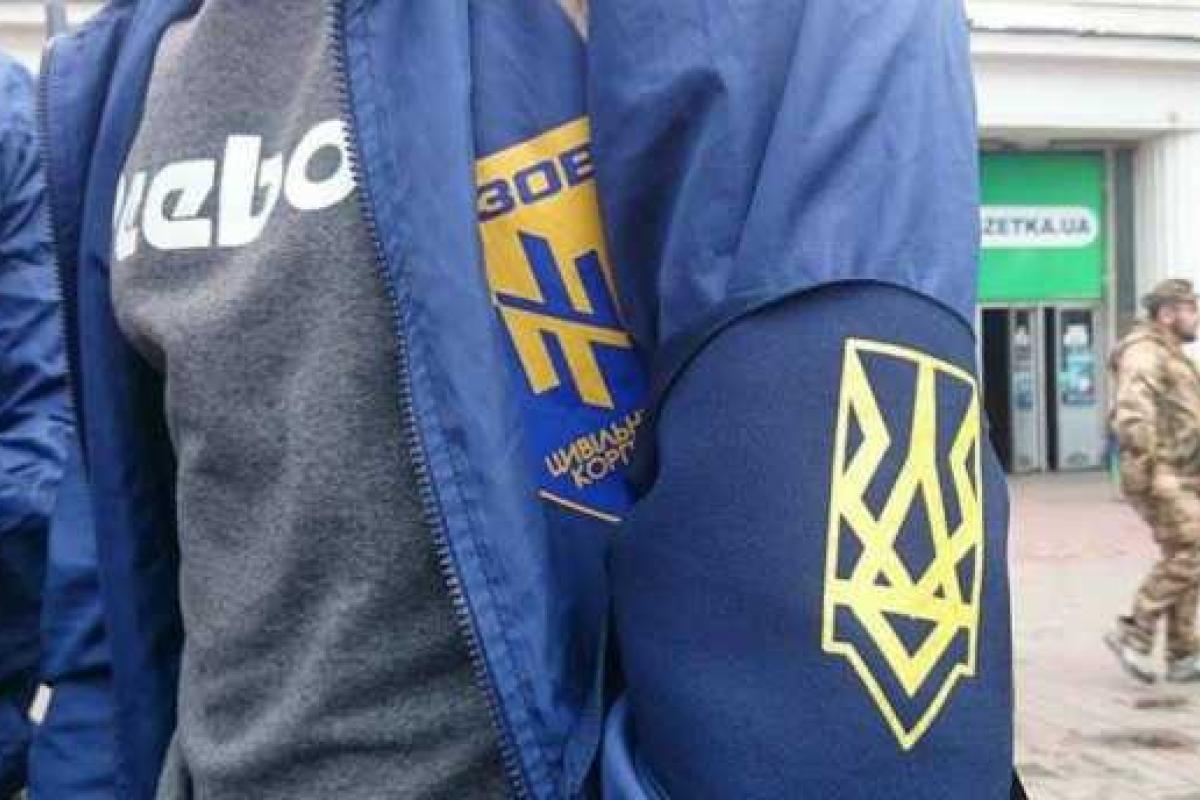 Марш "азовцев" в Киеве Порошенко назвал "идеальной картинкой" для кремлевского ТВ